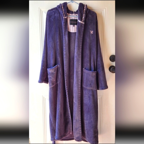 Victoria's Secret Plush Gray Robe Large - Picture 2 of 7